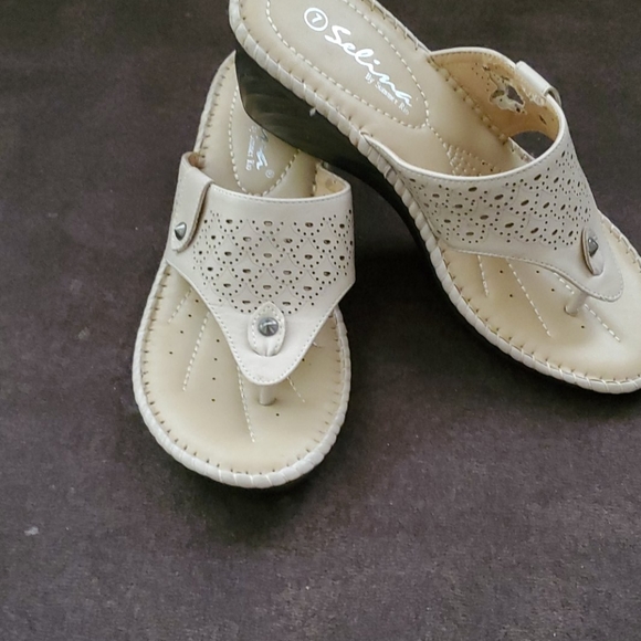 Sandals - Picture 2 of 3